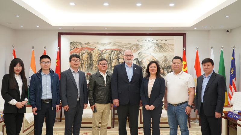 熱烈歡迎 || 美國(guó)堪薩斯州代表團(tuán)一行到訪乾坤環(huán)保參觀交流